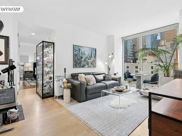 247 W 46th St APT 2005, New York, NY 10036