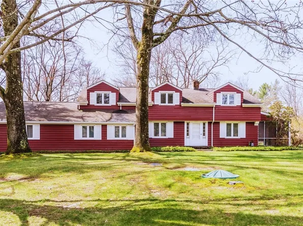 110 Meadowhill Ln, Moreland Hills, OH 44022