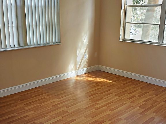 4th image of 9360 Fontainebleau Blvd APT 201