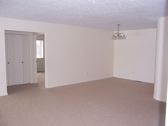 4th image of 141 Brittany Ln