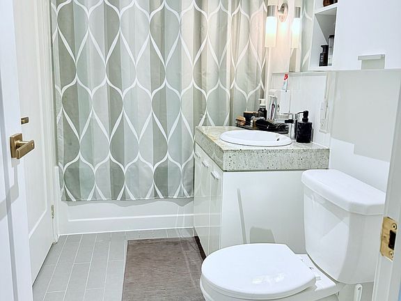 5th image of 29 Singer Ct #2803