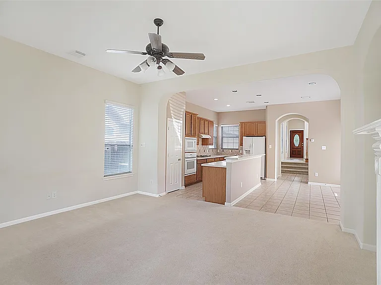 111 Zephyr Bend Pl — Photo 14