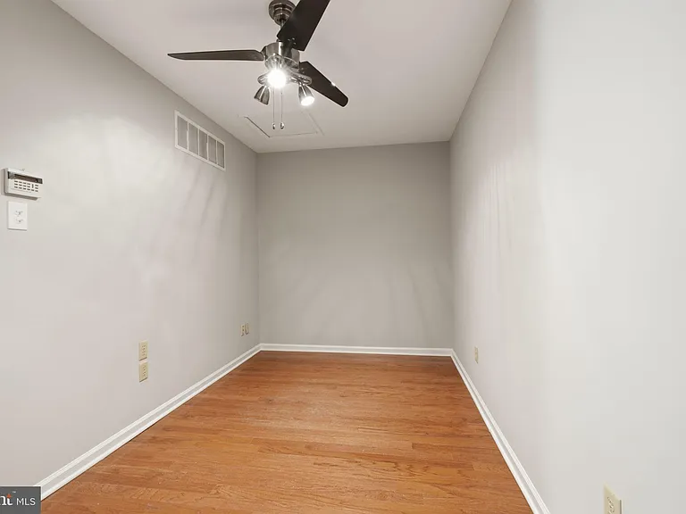 7 Walton Ct — Photo 23