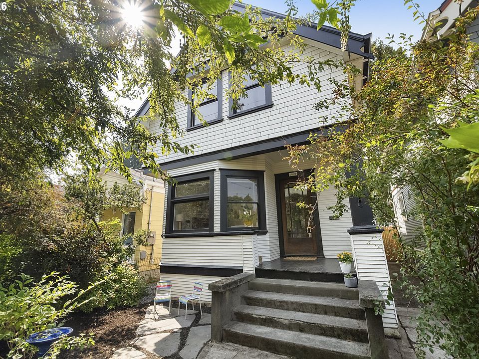 1st image of 4026 SE Caruthers St