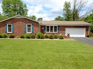 208 Woodhill Ln, Frankfort, KY 40601