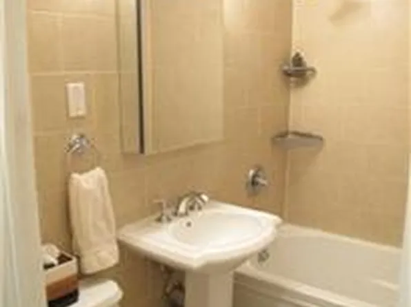 70-25 Yellowstone Boulevard image 1 of 5