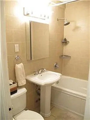 Sold by R New York | media 32