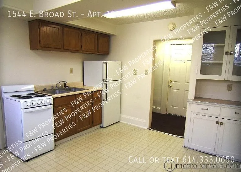 1544 E Broad St #100 — Photo 3