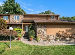 50722 Country Knolls Dr, Granger, IN