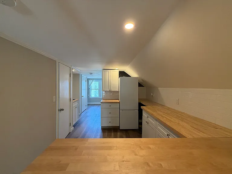 55 Clarendon Ave — Photo 9