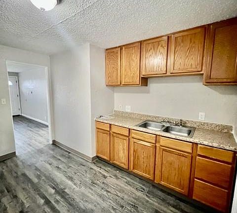3rd image of 2208 Dayton St #2208