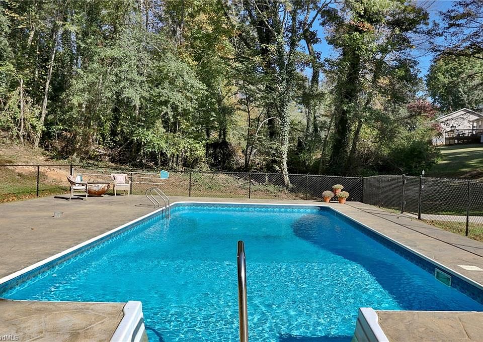 1st image of 146 Marview Dr