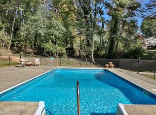 146 Marview Dr, Boonville, NC 27011