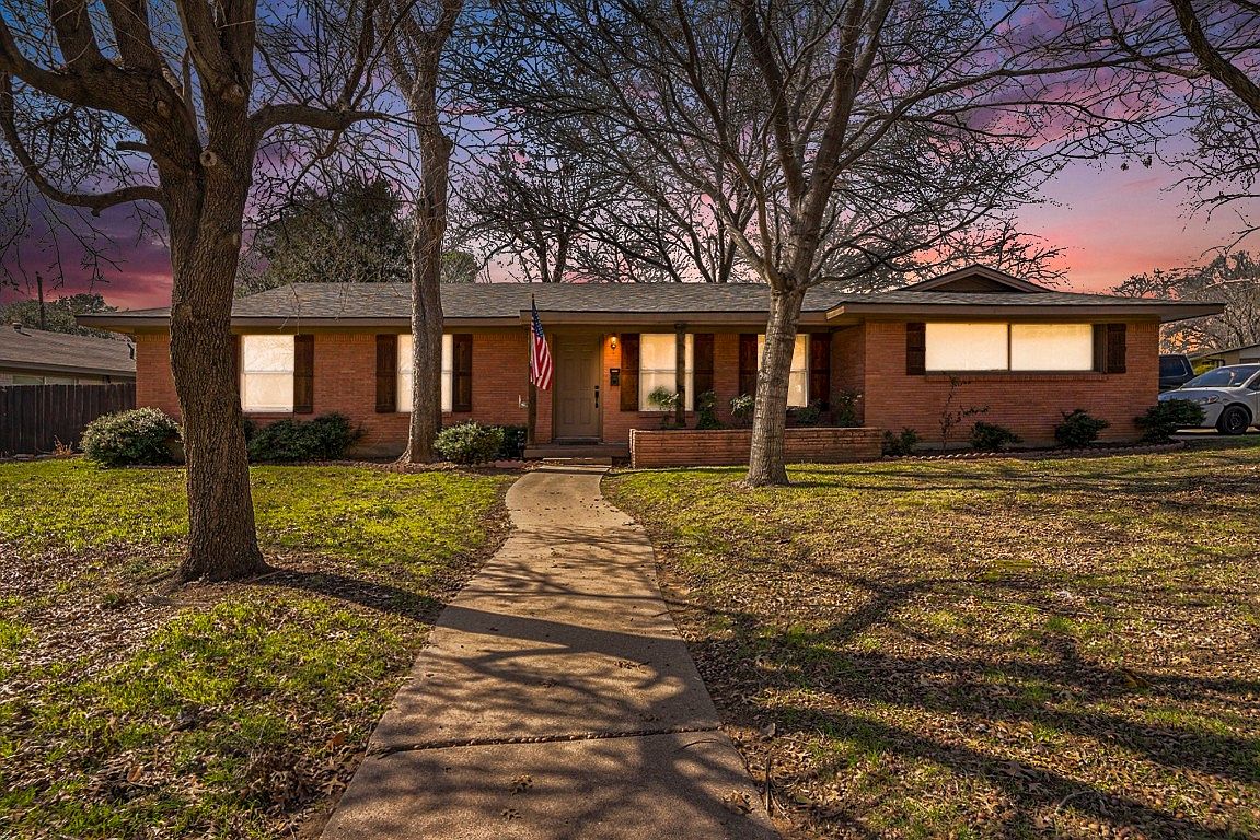 709 Hurstview Dr, Hurst, TX 76053 MLS 20530362 Zillow