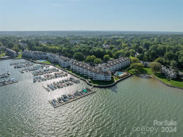 18569 Vineyard Point Ln, Cornelius, NC 28031