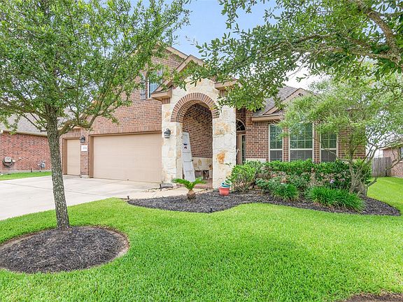 3rd image of 20719 Great Pines Dr