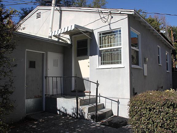 4th image of 2368 El Molino Ave