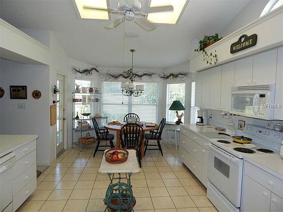 5th image of 584 Petrel Cir