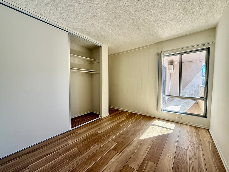 Vine Street Apartments — Photo 36
