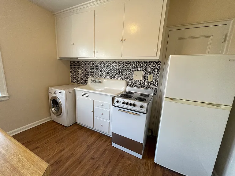 2838 Thornhill Rd — Photo 44
