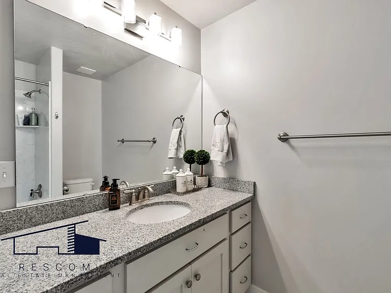 1439 Dunbar Ln — Photo 14