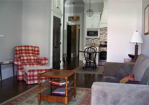 2nd image of 2862 Fortin St