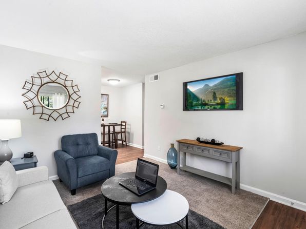 University Lake Apartments, 200 Barnes St, Carrboro, NC 27510
