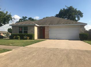 100 Camden Ct, Irving, TX 75061