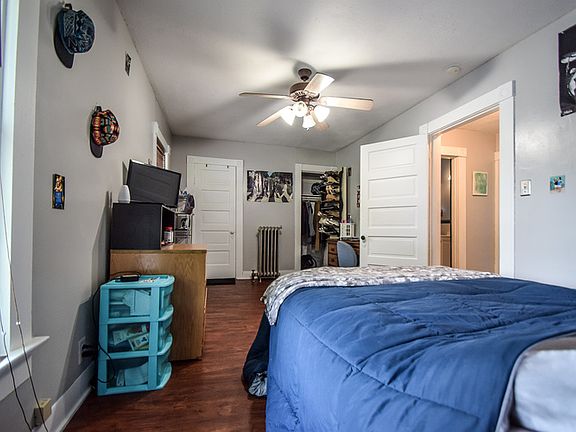 3rd image of 21 Volkenand Ave Room A