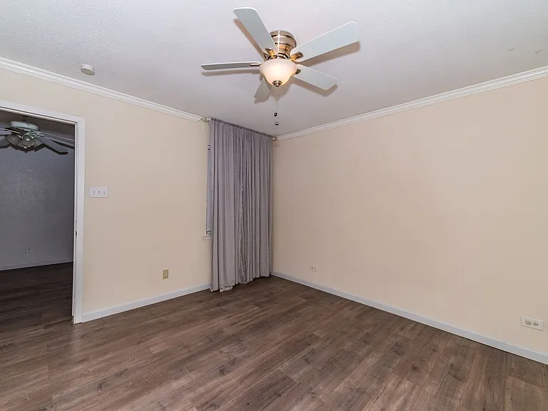 8110 Scottshill — Photo 16