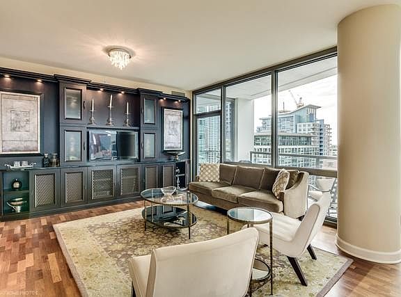4th image of 1235 S Prairie Ave APT 1509