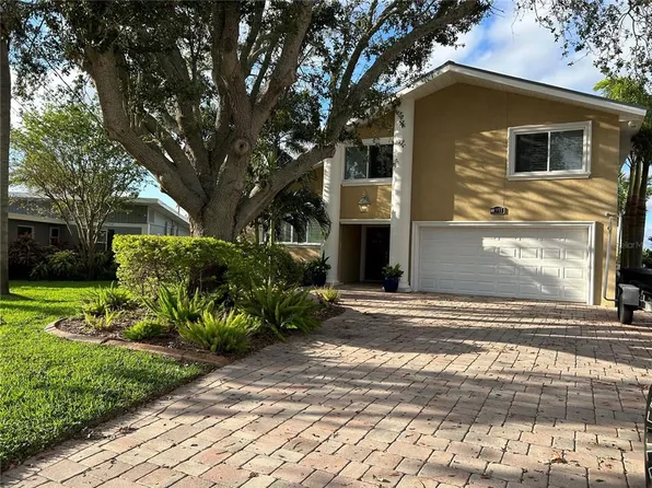 1933 Arrowhead Dr NE, Saint Petersburg, FL 33703