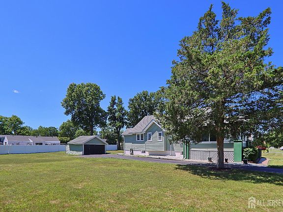 5th image of 124 Firth St