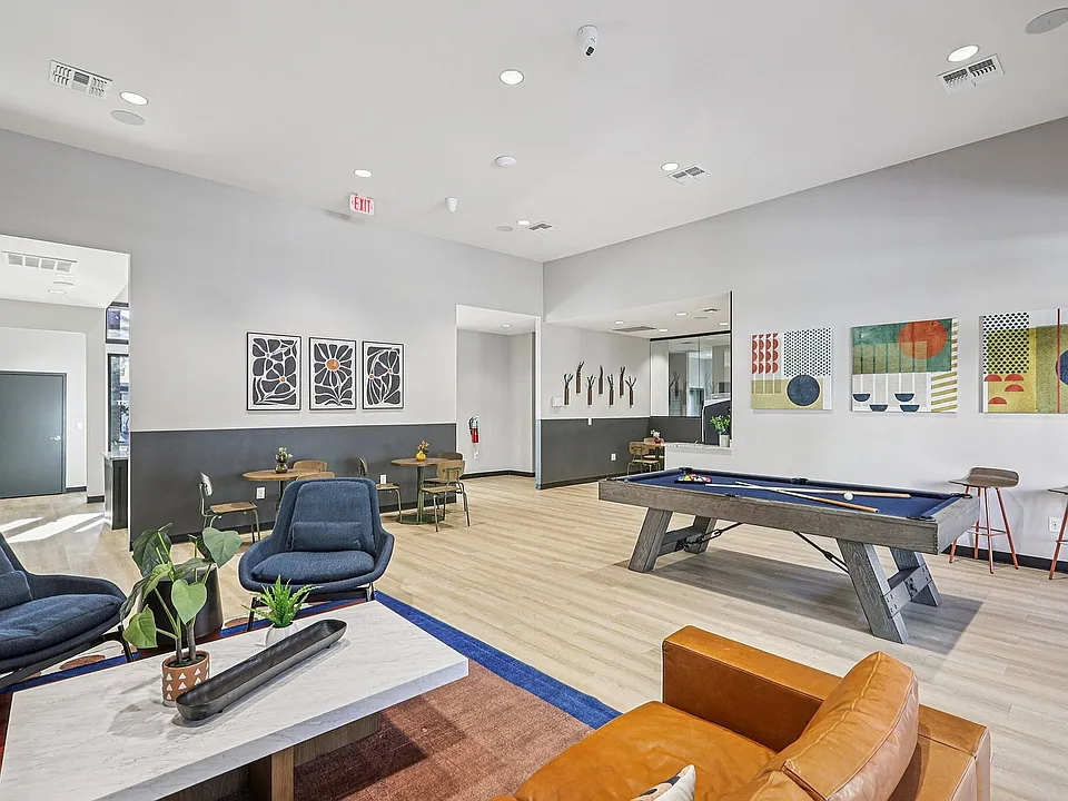 14-web-or-mls-West Ave Clubhouse-1601-914