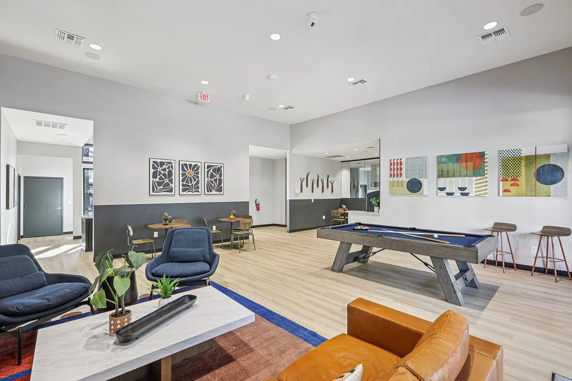 14-web-or-mls-West Ave Clubhouse-1601-914