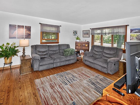 5th image of 10380 S Chicago ROAD