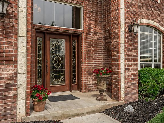 2nd image of 3007 Yaupon Pl