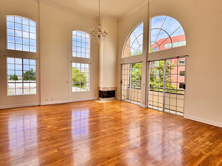 11812 Gorham Ave #Penthouse 1 — Photo 5