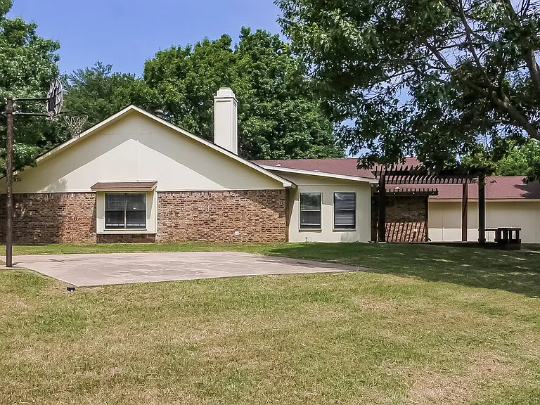 1037 Eagle Ct — Photo 16