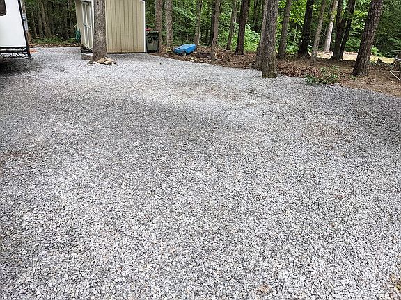 3rd image of 131 Cree Dr