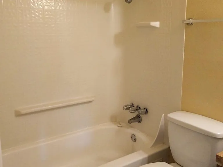 2855 Front 2865 St NE — Photo 9