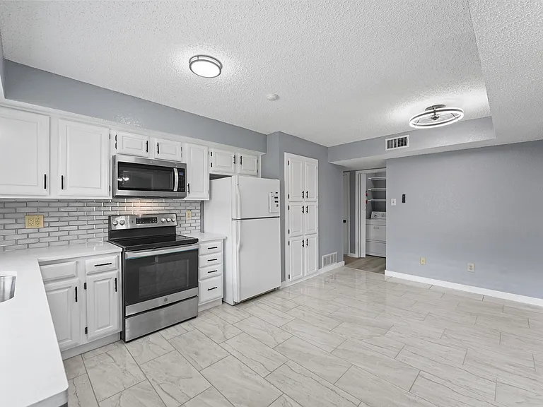 1509 Pecos St — Photo 6