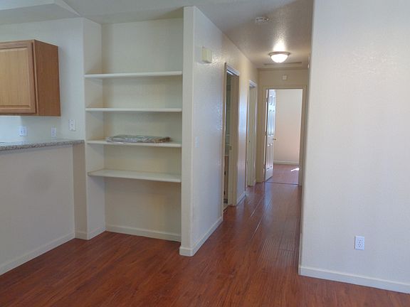 4th image of 938 Crisp Dr