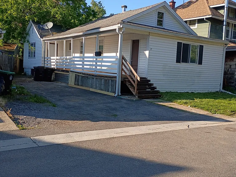 15 E Hill St — Photo 1
