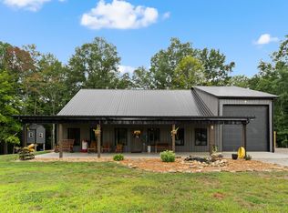8513 Green Acres Rd, Columbus, IN 47201