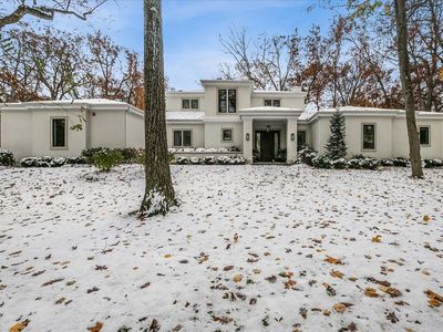 985 E Illinois Rd, Lake Forest, IL, 60045