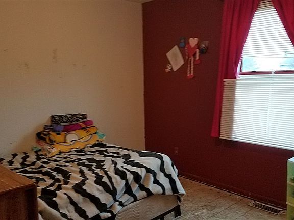 4th image of 1614 Tippecanoe Dr