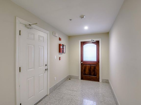 4th image of 431 26th Ave