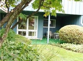 1143 Stratfield Rd, Fairfield, CT 06825