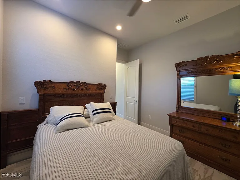 1255 NW 38th Ave — Photo 41